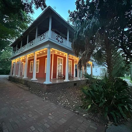 Pretty Peach Palace-Historic, Mins To Downtown Мобил Экстерьер фото