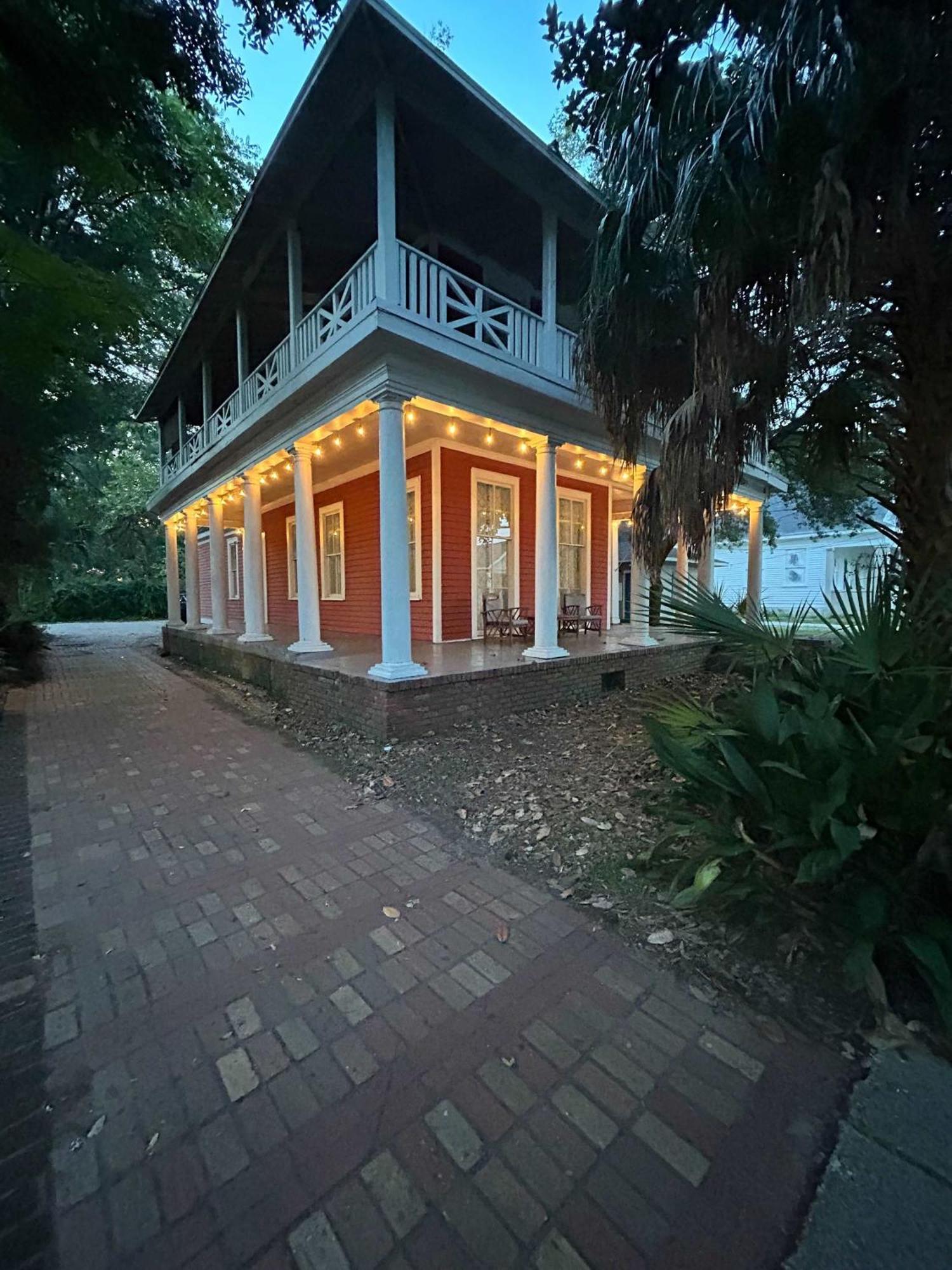 Pretty Peach Palace-Historic, Mins To Downtown Мобил Экстерьер фото